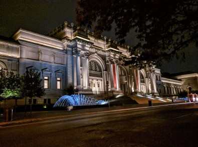 5 Weeks of Summer in New York City – A Love Story, because cynics make the best romantics. Read the full post at The Savorist (www.thesavorist.com). The Metropolitan Museum of Art at night, photographed by The Savorist #NewYorkCityLife #NYC #Manhattan