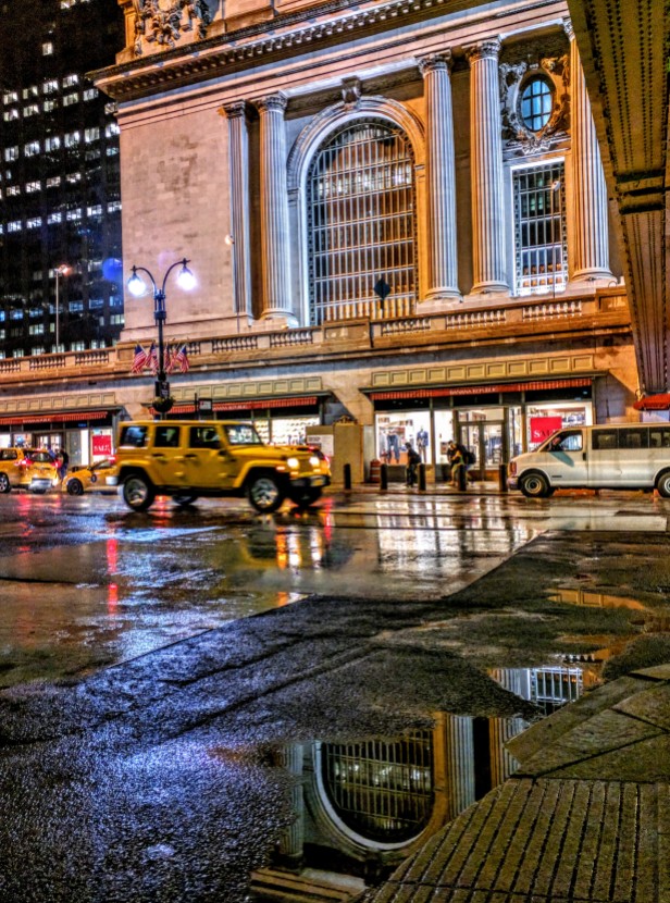 5 Weeks of Summer in New York City – A Love Story. Read the full post at The Savorist (www.thesavorist.com). Grand Central Station photographed by The Savorist #NewYorkCityLife #NYC #Manhattan #Travel #Travelogue #Photography